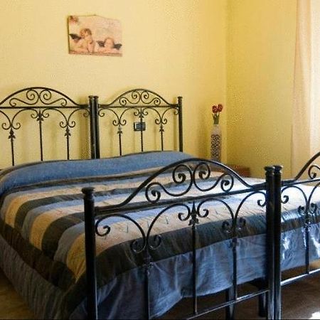 B&B Mare Nostrum Catona Di Reggio Calabria Δωμάτιο φωτογραφία